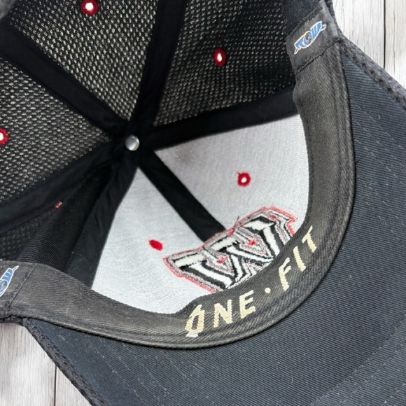 Wisconsin Badgers Hat Top of the World Red Black One Fit Logo NCAA CAPS EUC - Picture 6 of 11